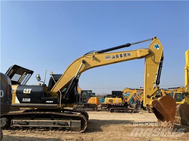 CAT 326D Paletli ekskavatörler