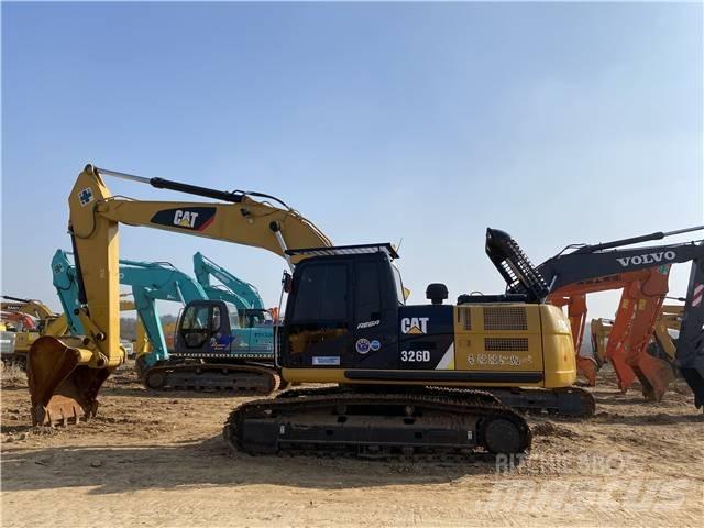 CAT 326D Paletli ekskavatörler