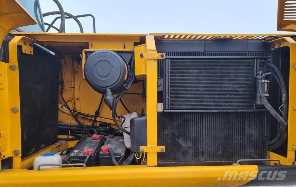 JCB JS 220 LC Paletli ekskavatörler