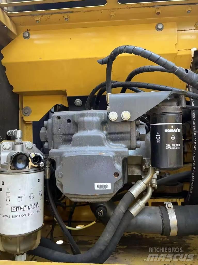 Komatsu PC 200-8 Paletli ekskavatörler
