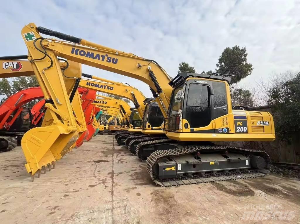 Komatsu PC 200-8 Paletli ekskavatörler