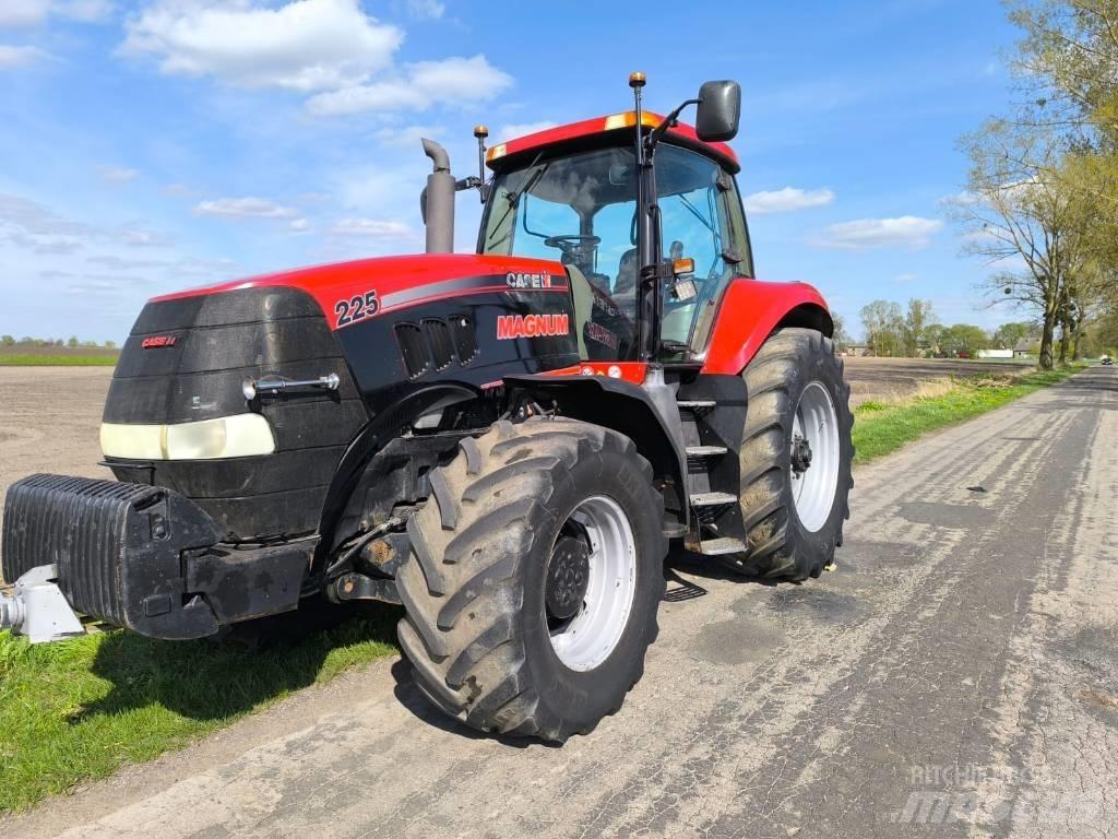 CASE MAGNUM 225 2007 Traktörler