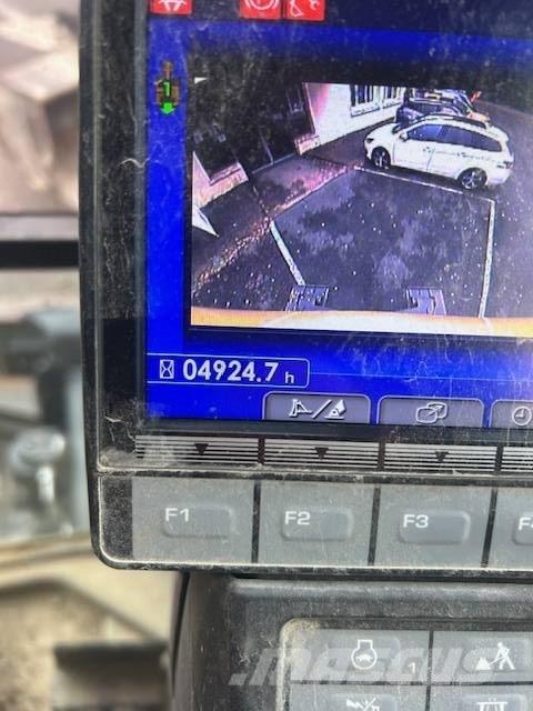 Komatsu PW 98 MR Lastik tekerli ekskavatörler