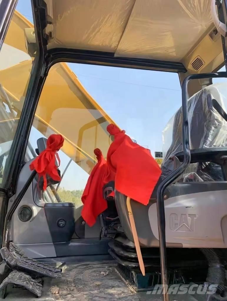 CAT 324 D Paletli ekskavatörler