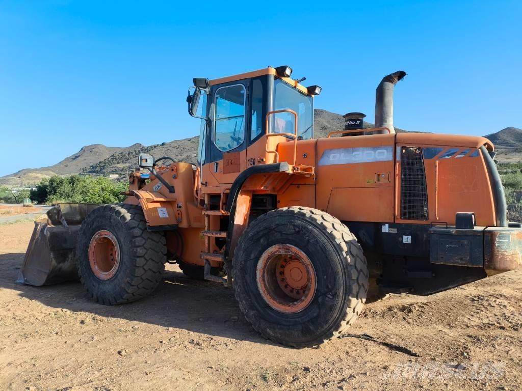 Doosan DL 300 Tekerlekli yükleyiciler
