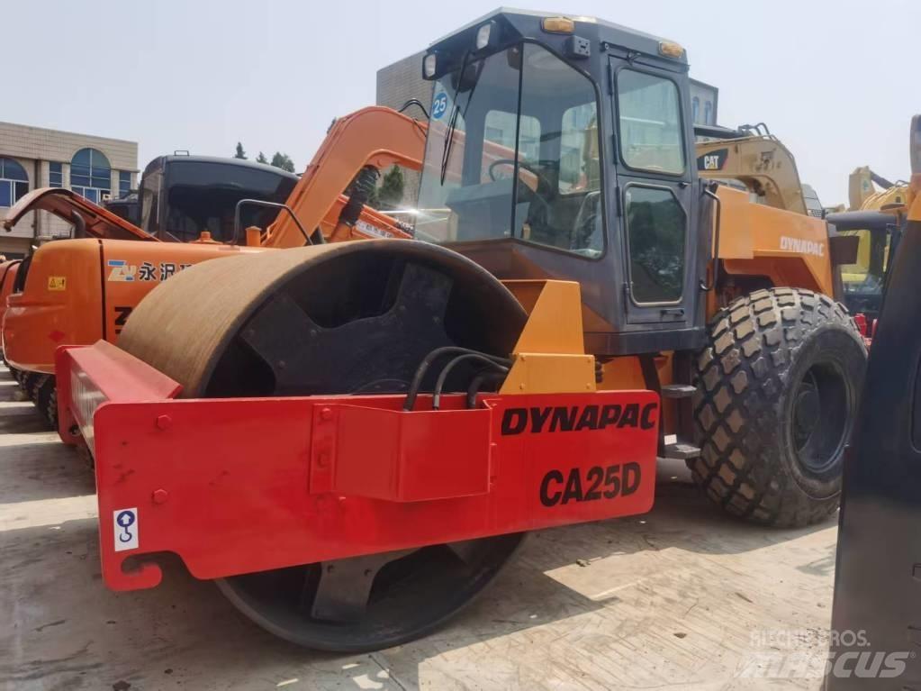 Dynapac ca25d Tek tamburlu silindirler