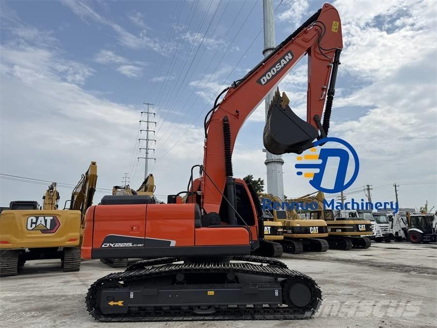 Doosan DX 225 LC-9C Paletli ekskavatörler