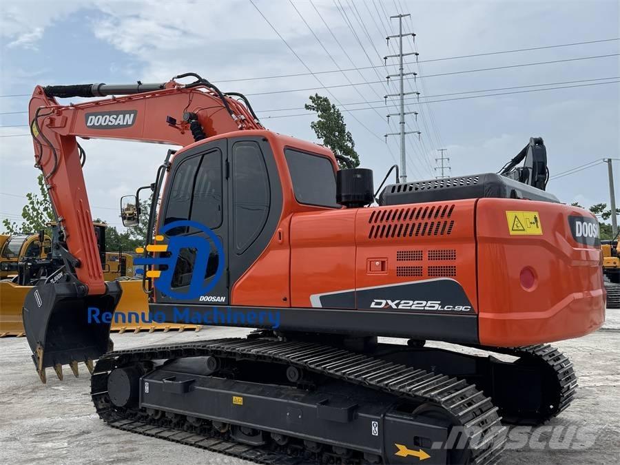 Doosan DX 225 LC-9C Paletli ekskavatörler