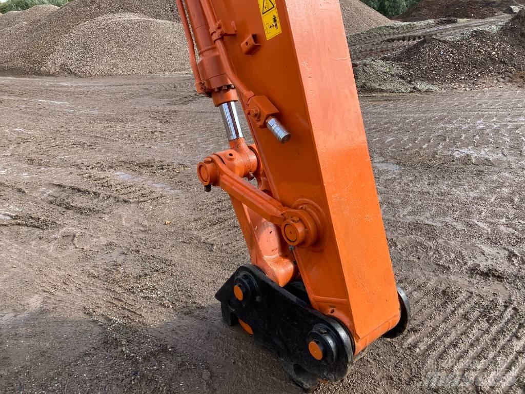 Hitachi ZX225USLC-6 Paletli ekskavatörler