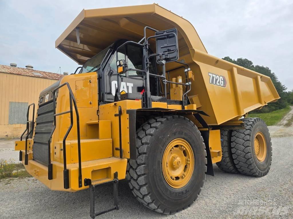 CAT 772G Belden kirma kaya kamyonu