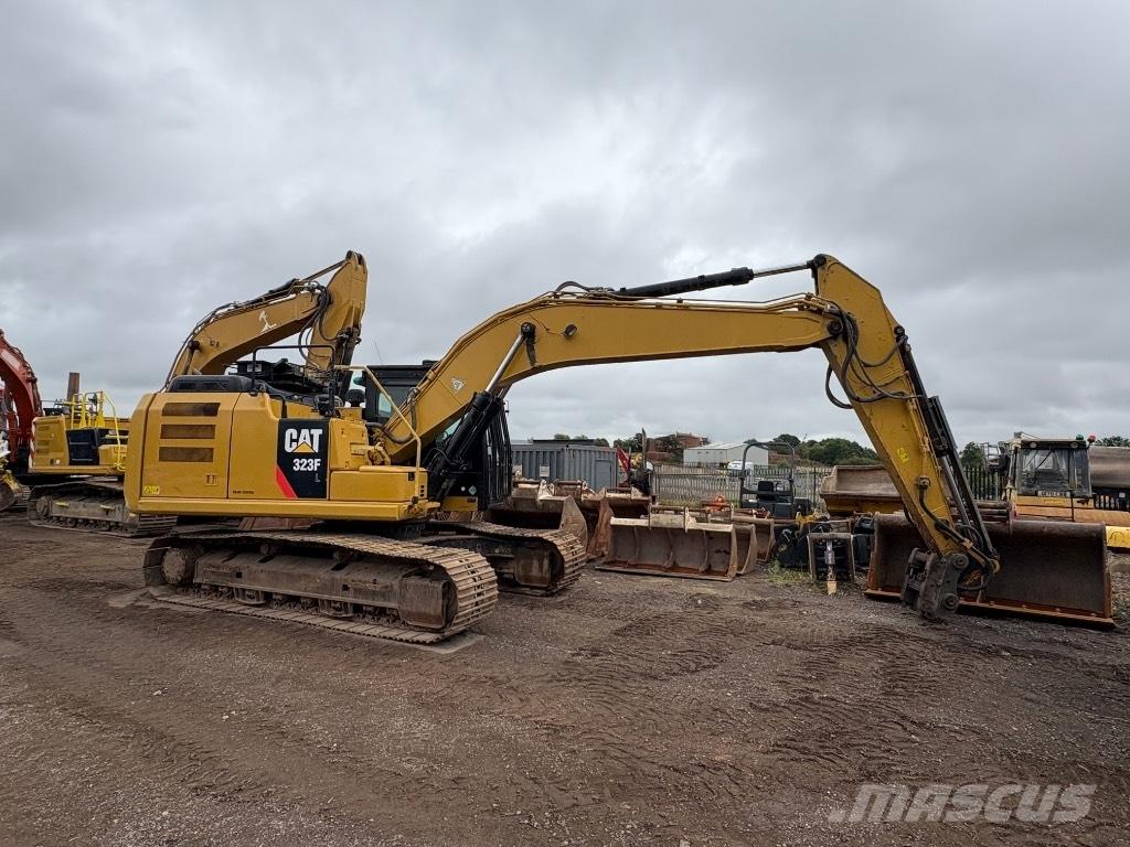 CAT 323 F L Paletli ekskavatörler