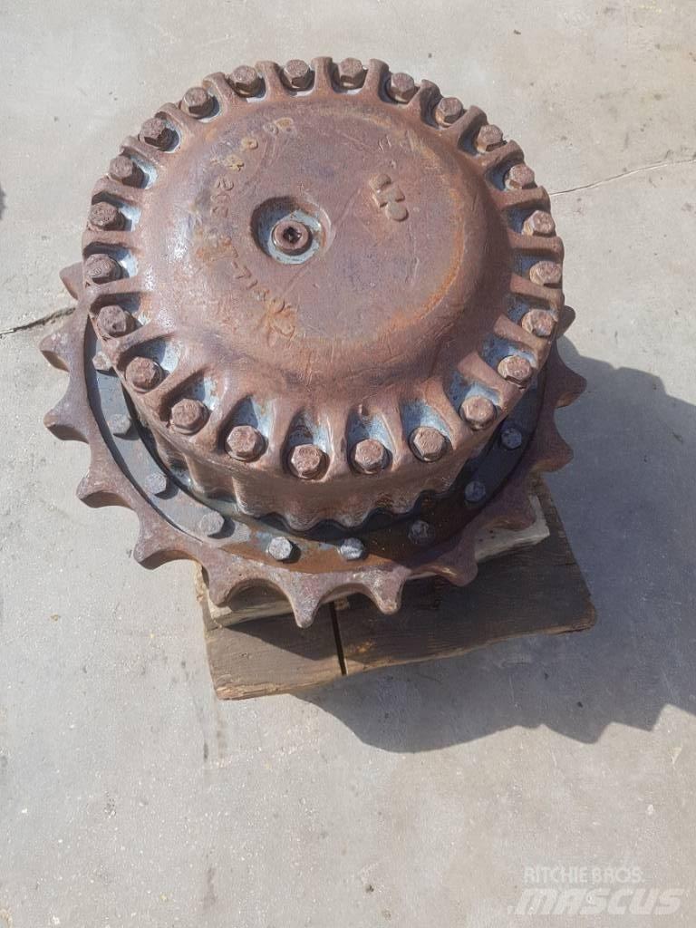 Komatsu PC210-3 Paletler
