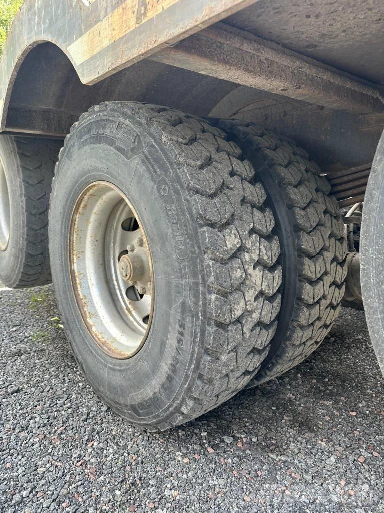 Sisu E11 Orman makinesi taşıma kamyonları