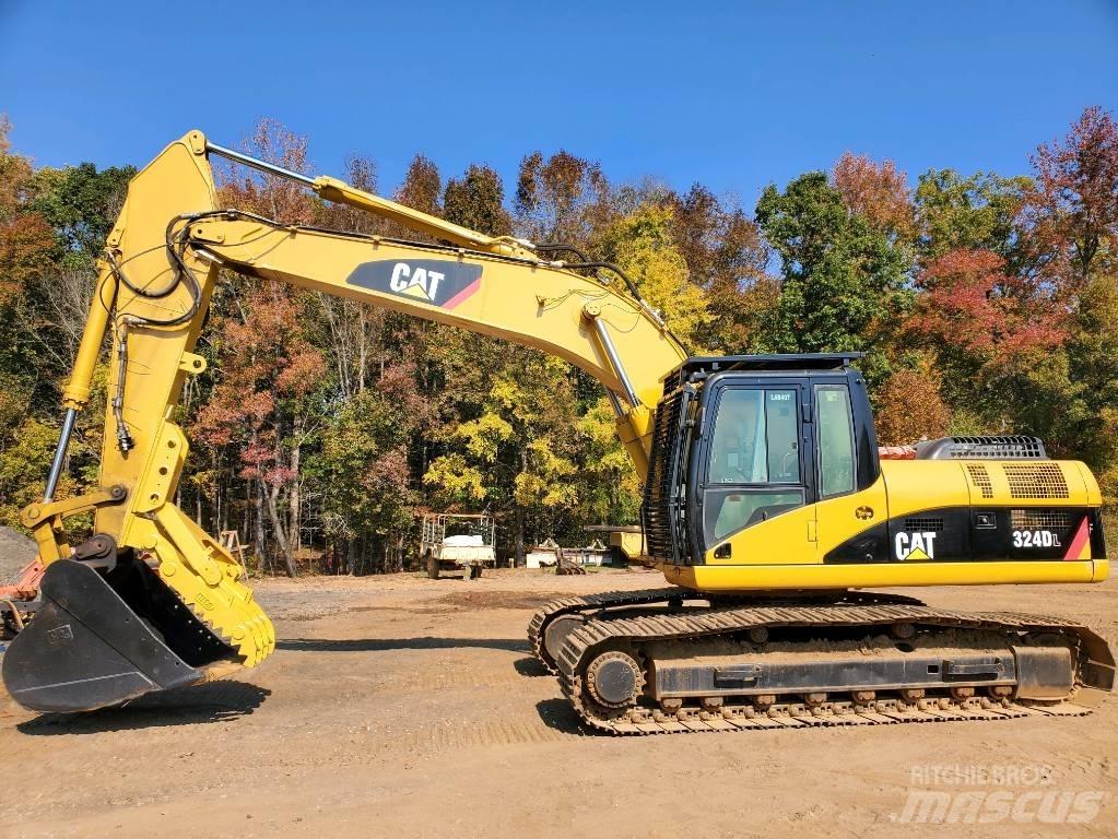 CAT 324D LC Paletli ekskavatörler