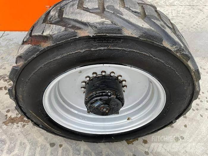JLG 1250AJP Körüklü personel platformları
