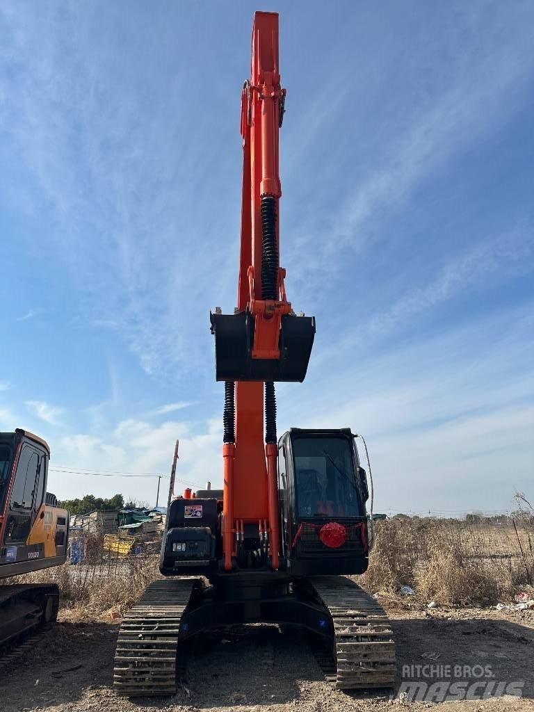 Hitachi ZX 200 Paletli ekskavatörler