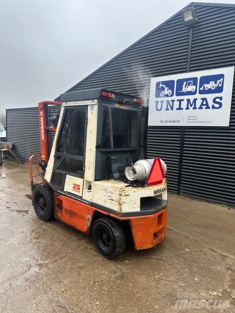 Nissan FG25 LPG'li forkliftler