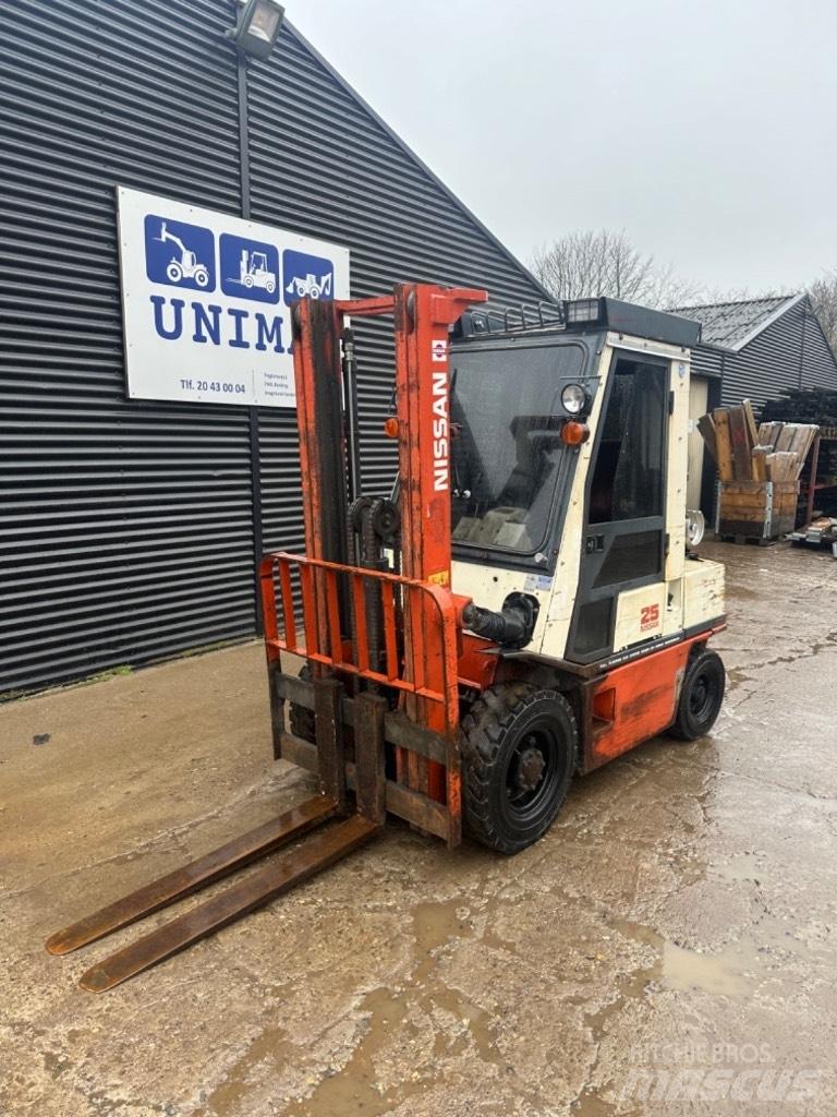 Nissan FG25 LPG'li forkliftler
