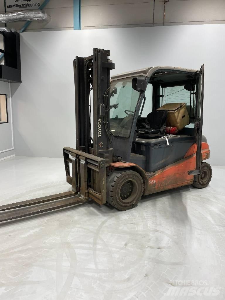 Toyota 8FBMT50 Elektrikli forkliftler