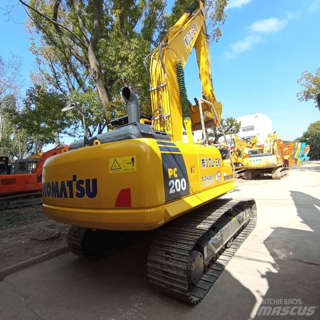 Komatsu PC 200-8N1 Paletli ekskavatörler