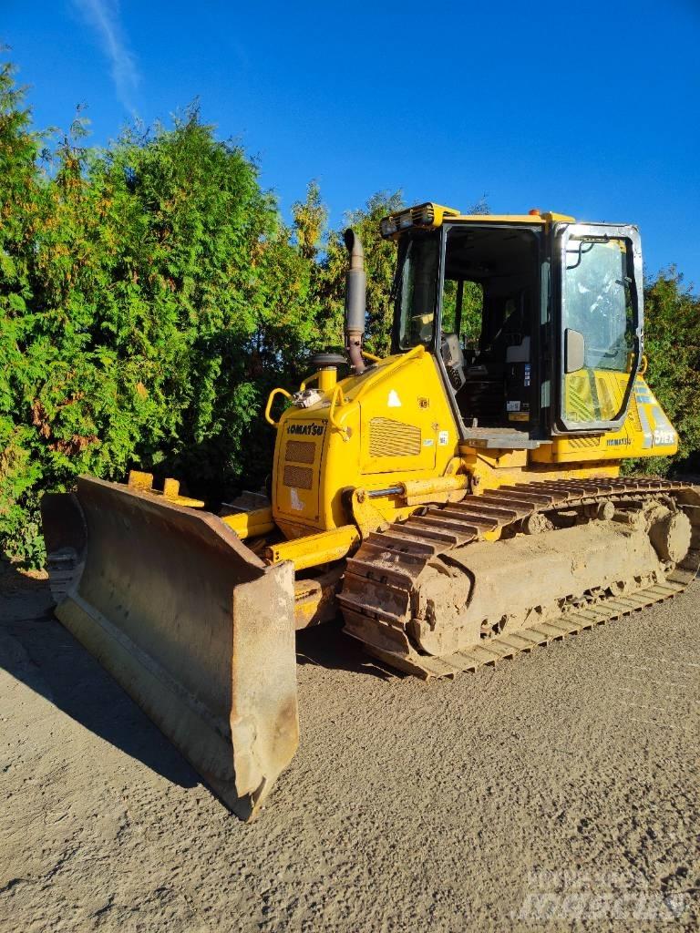 Komatsu D 51 Paletli dozerler