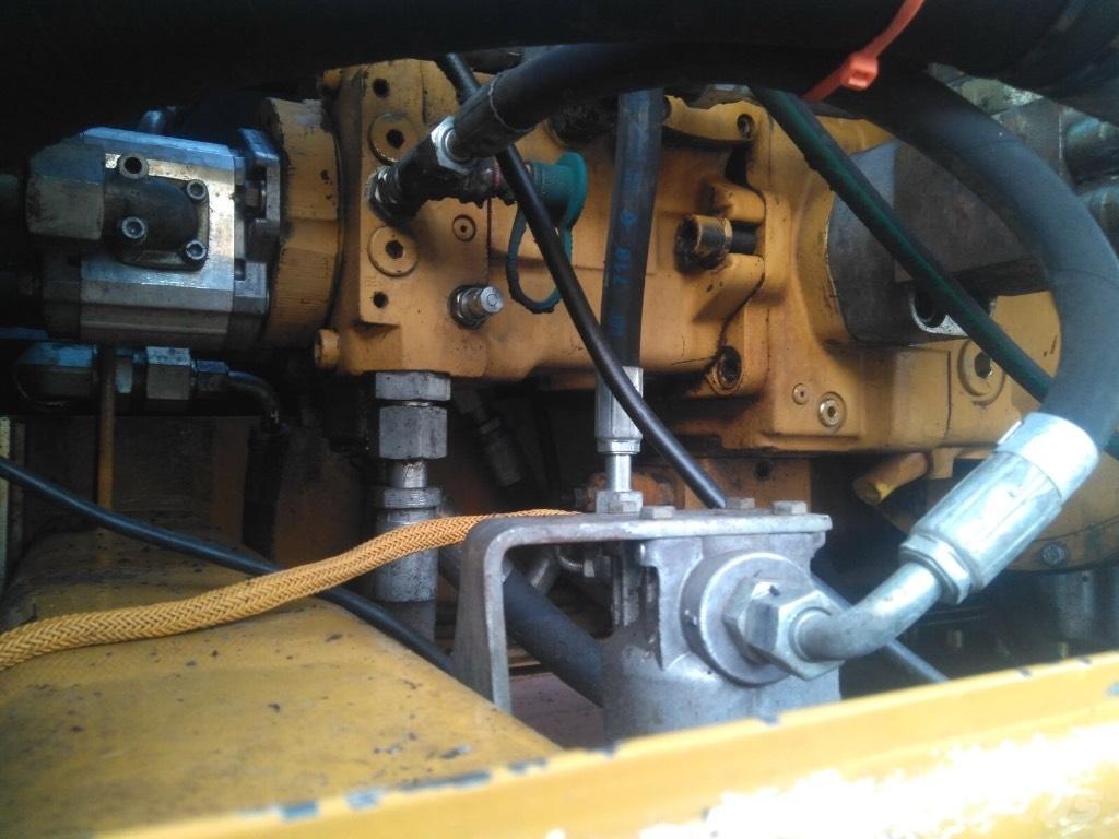 CAT M 322D MH Atık taşıma araçları