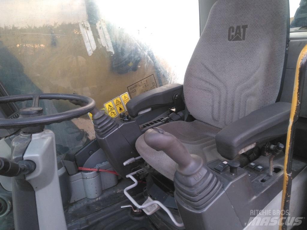 CAT M 322D MH Atık taşıma araçları