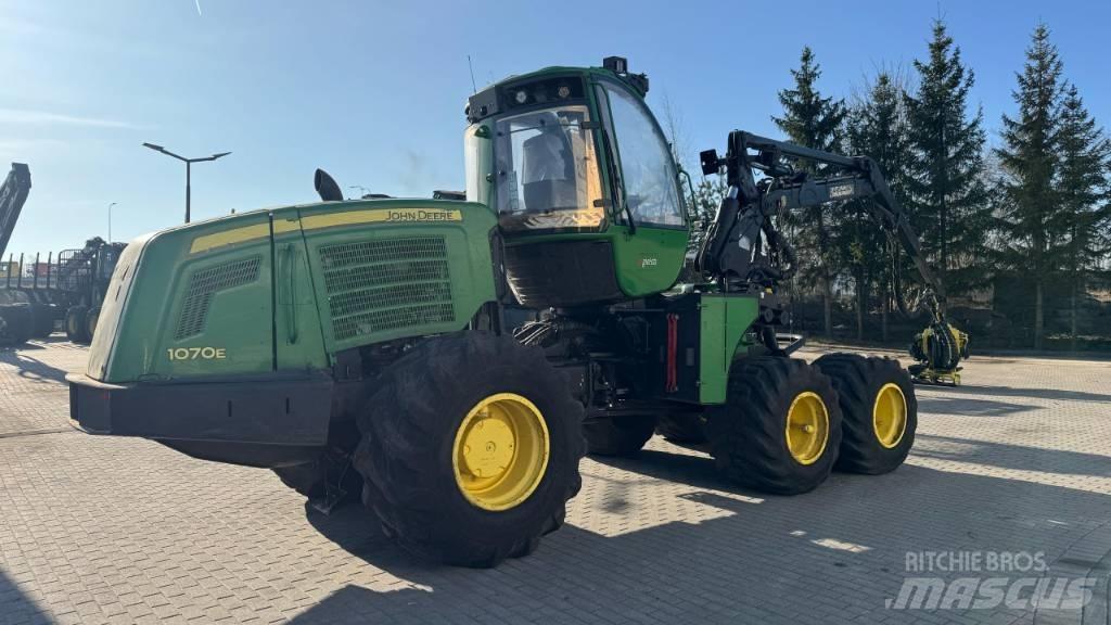 John Deere 1070 E Biçerdöverler
