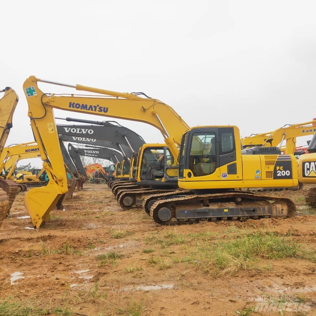 Komatsu PC200-8 Paletli ekskavatörler