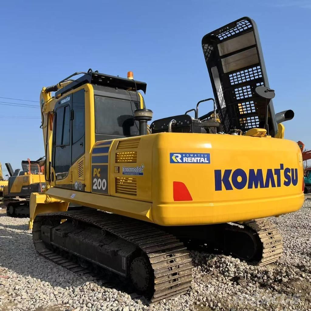 Komatsu PC 200 Paletli ekskavatörler