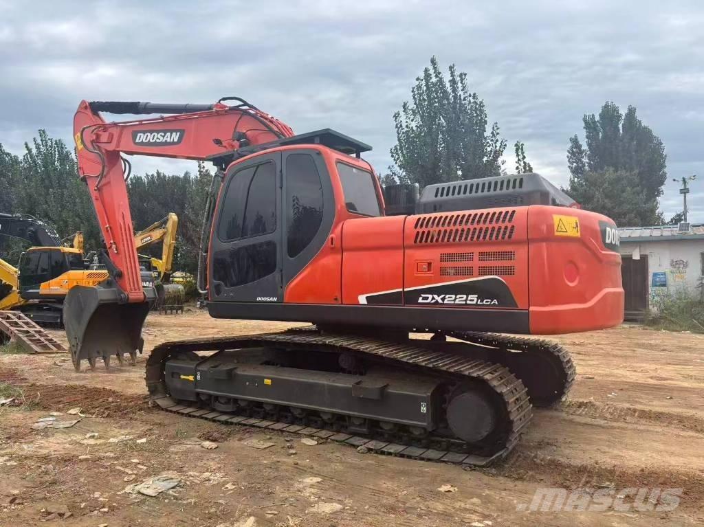 Doosan DX 225 Paletli ekskavatörler