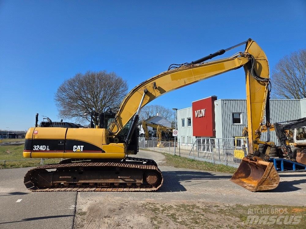 CAT 324DL Paletli ekskavatörler