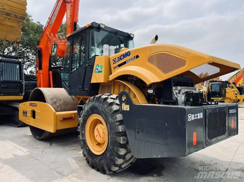 XCMG XS 223 J Tek tamburlu silindirler