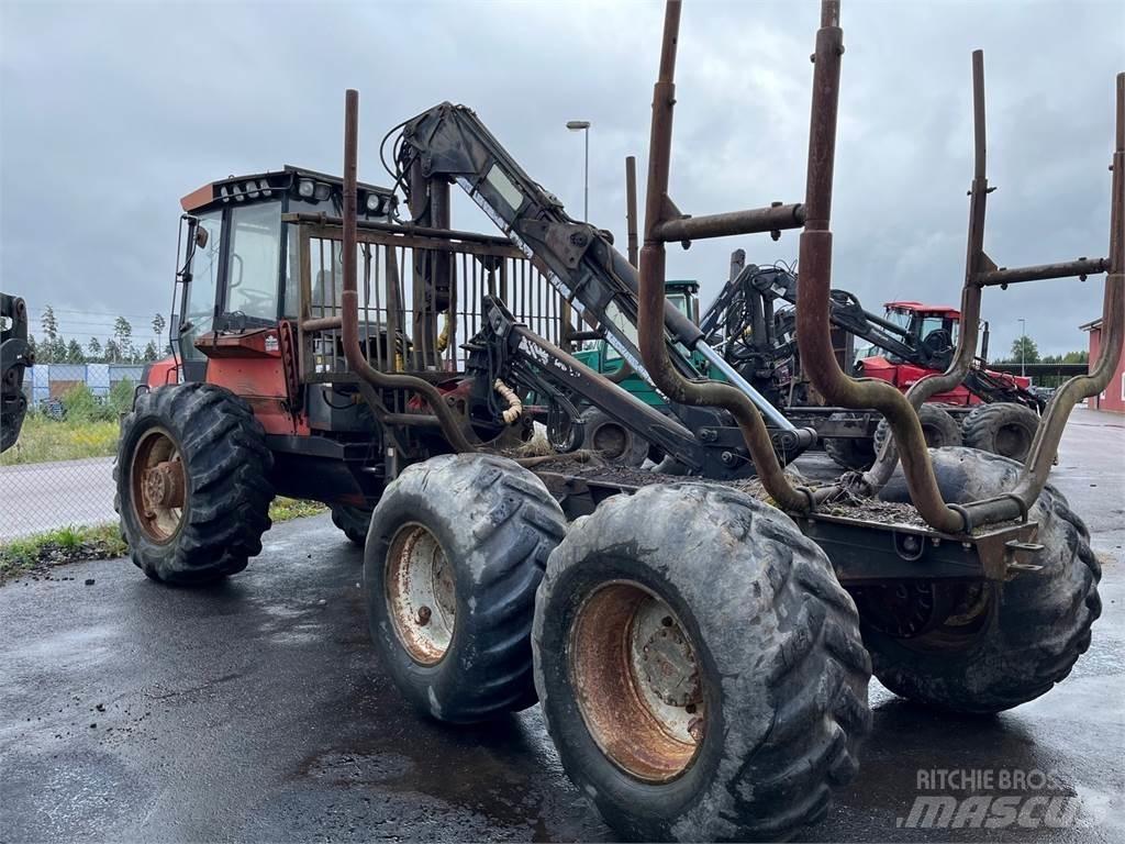 Valmet 836 Tomruk yükleyici traktörler