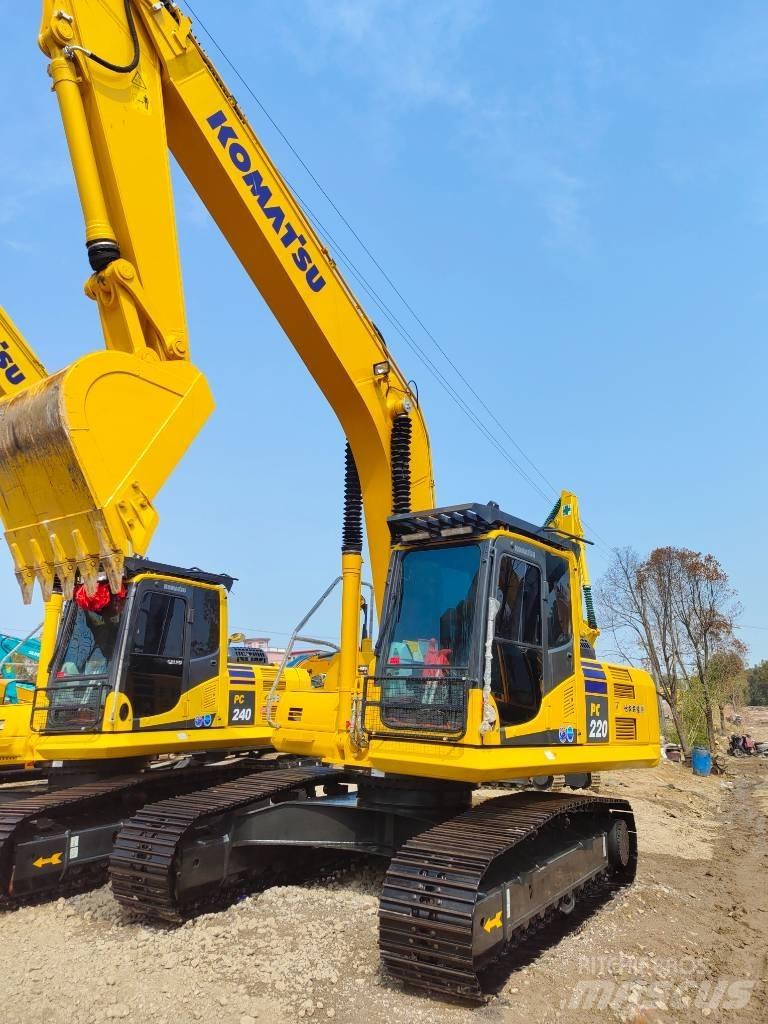 Komatsu PC 220 Paletli ekskavatörler