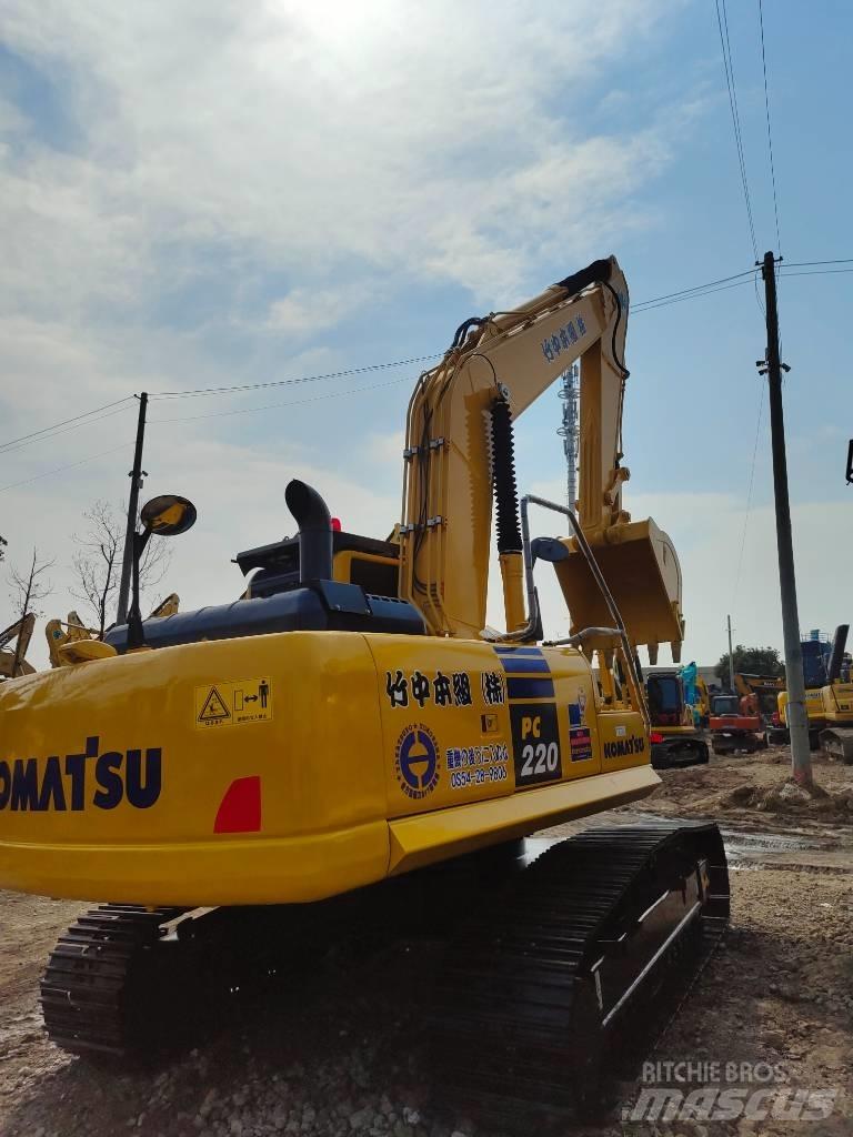 Komatsu PC 220 Paletli ekskavatörler