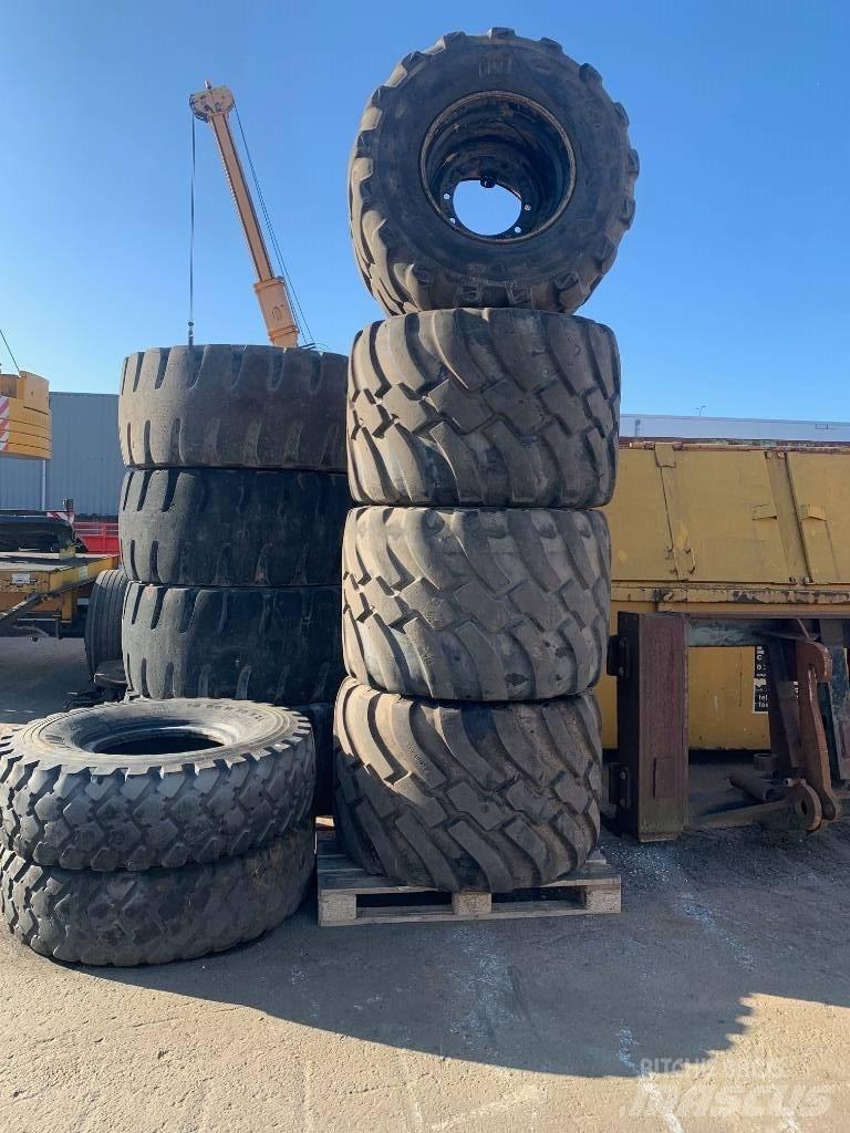 CAT M 318 Lastik tekerli ekskavatörler