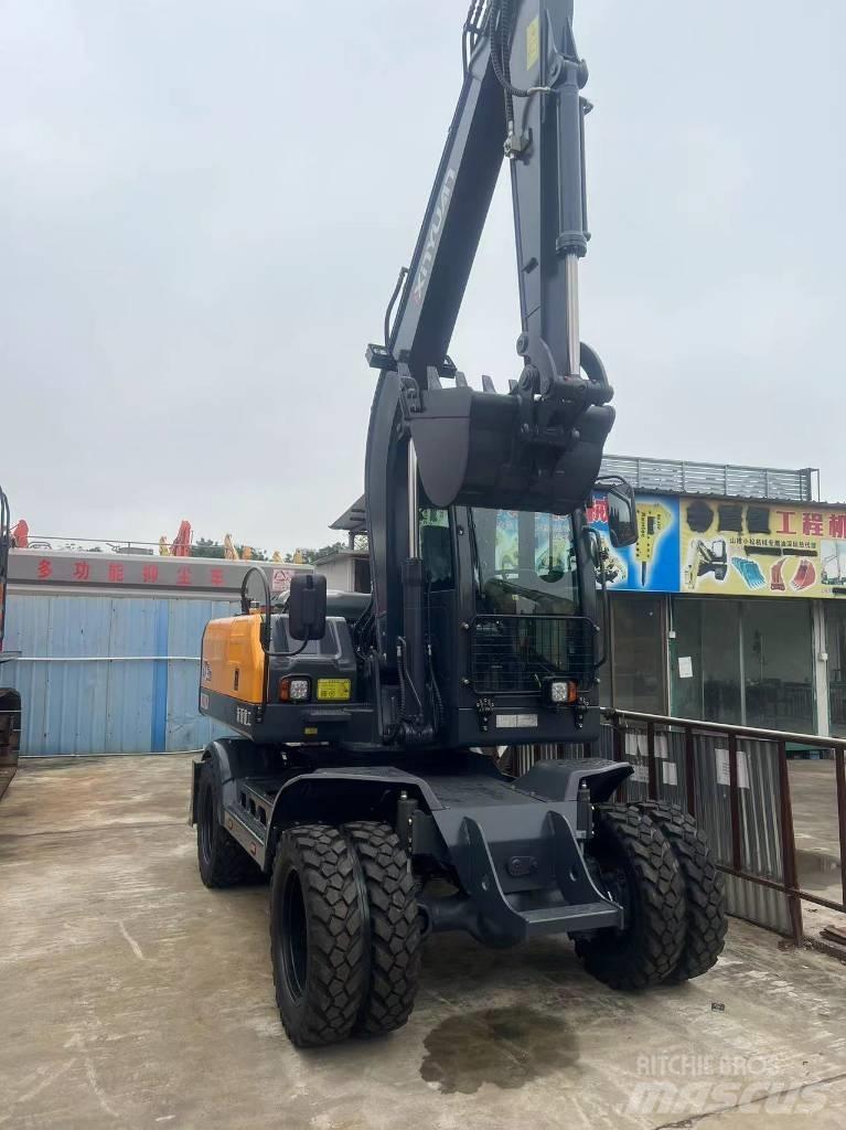 Xinyuan C80-4 Lastik tekerli ekskavatörler