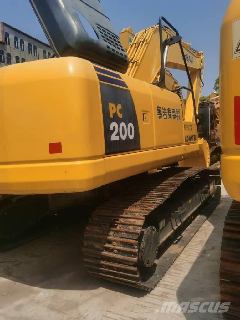 Komatsu PC 200-8 Paletli ekskavatörler