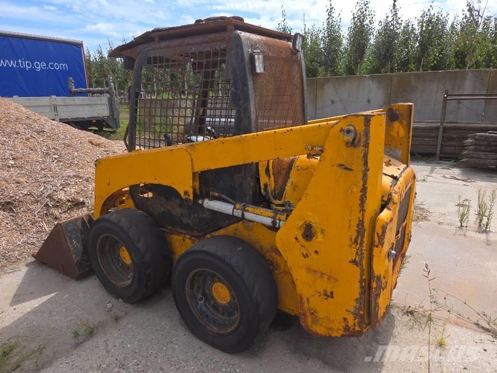 Komatsu SK 714 Skid steer loderler