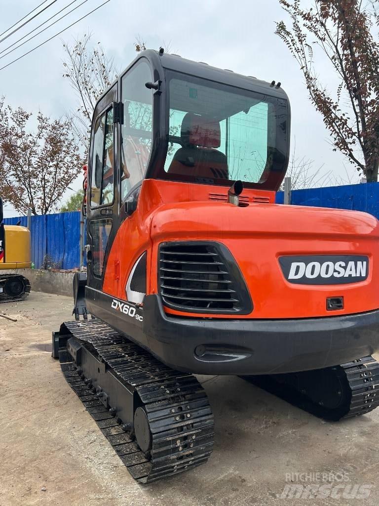 Doosan DX 60 Mini ekskavatörler, 7 tona dek
