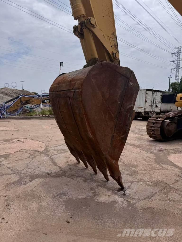 Komatsu PC 400-8 Amfibi Ekskavatörler