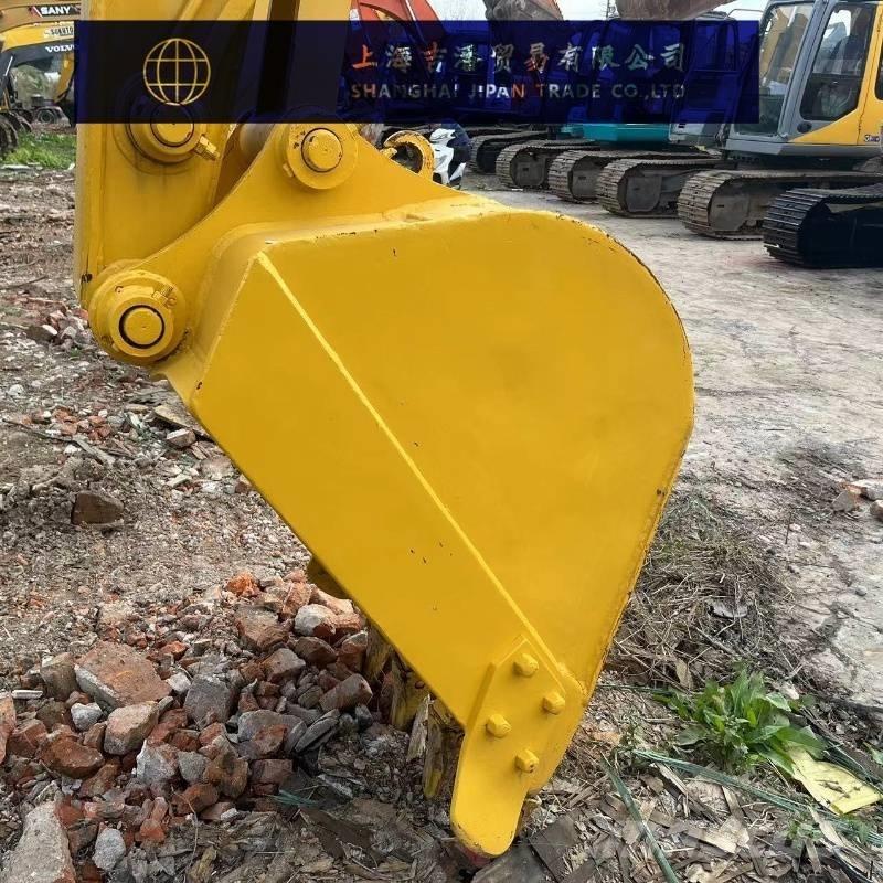 Komatsu PC 138 Paletli ekskavatörler