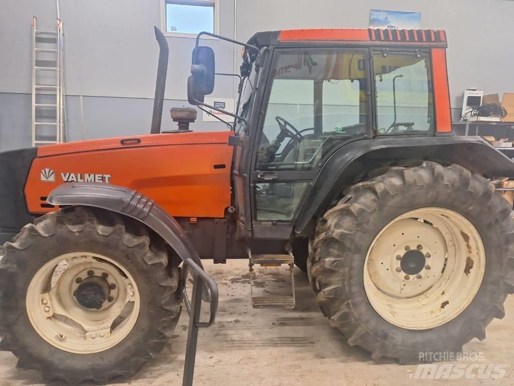 Valtra Valmet 8100E Traktörler