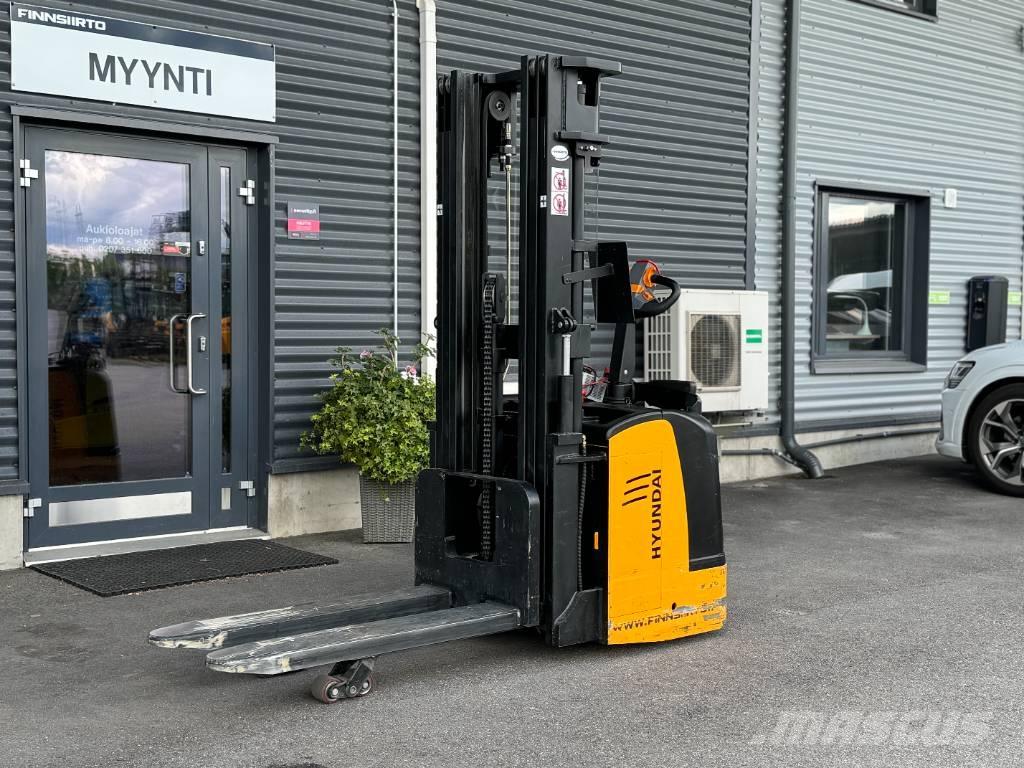 Hyundai 15ESR Akülü depo ekipmanları