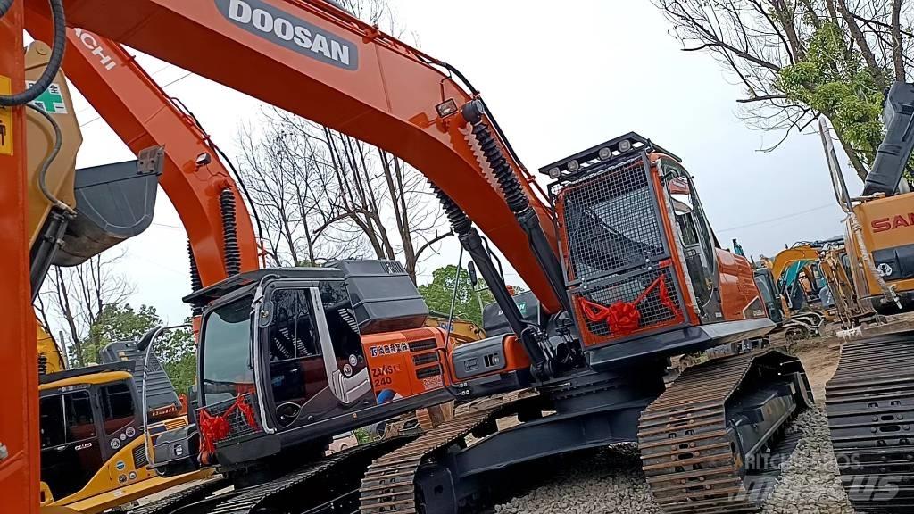 Doosan DX 225 LC Paletli ekskavatörler