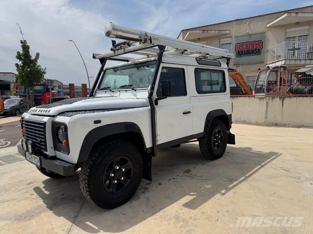 Land Rover Defender Otomobiller