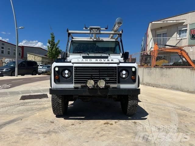 Land Rover Defender Otomobiller