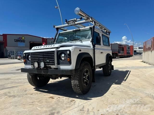 Land Rover Defender Otomobiller