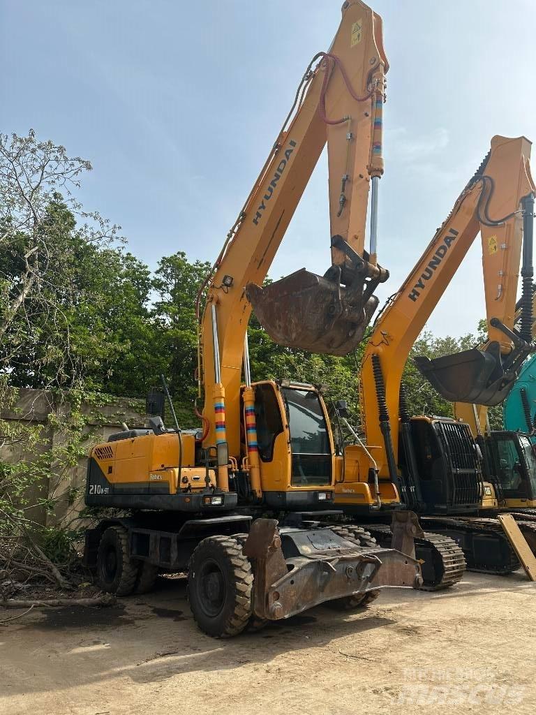 Hyundai R210W-9 Lastik tekerli ekskavatörler